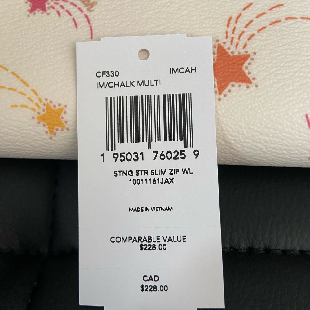 NEW🎉COACH SLIM ZIP WALLET IN WHITE - Picture 5 of 8